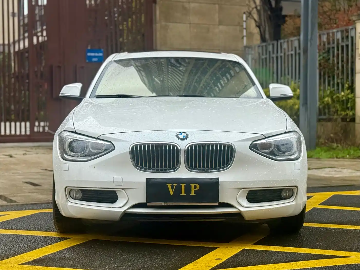 BMW 1 Series (Import) 2013 Facelift 116i Urban Model фото 2
