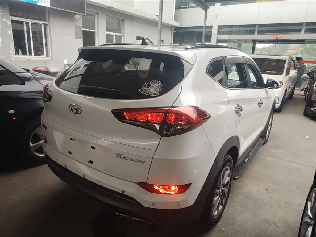 Hyundai Tucson 2015 1.6T Dual Clutch 2WD Smart фото 7