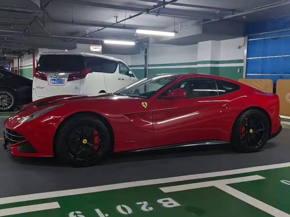 Ferrari F12berlinetta 2014 2013 6.3L Standard