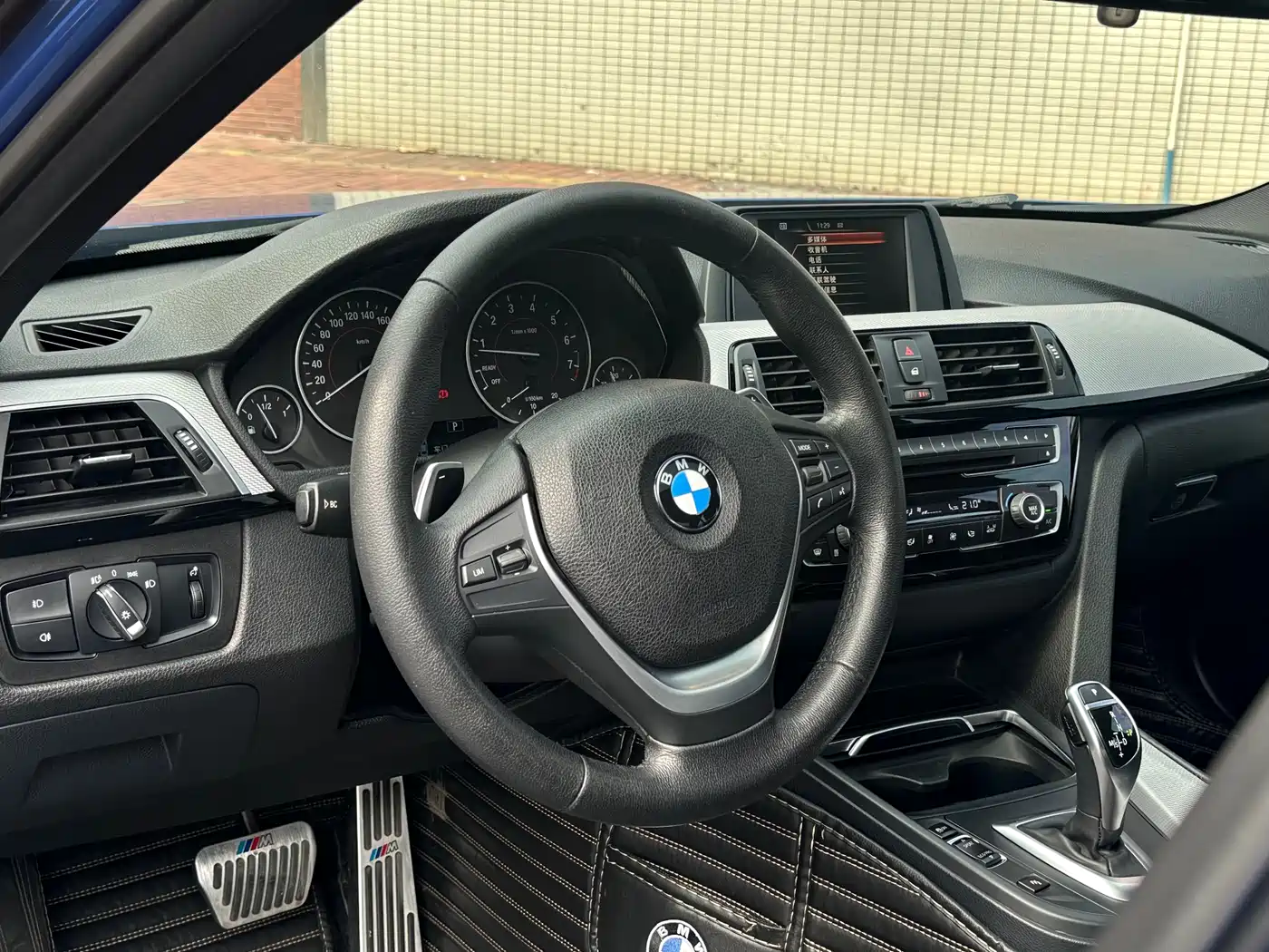 BMW 3 Series 2017 320i M Sport фото 11