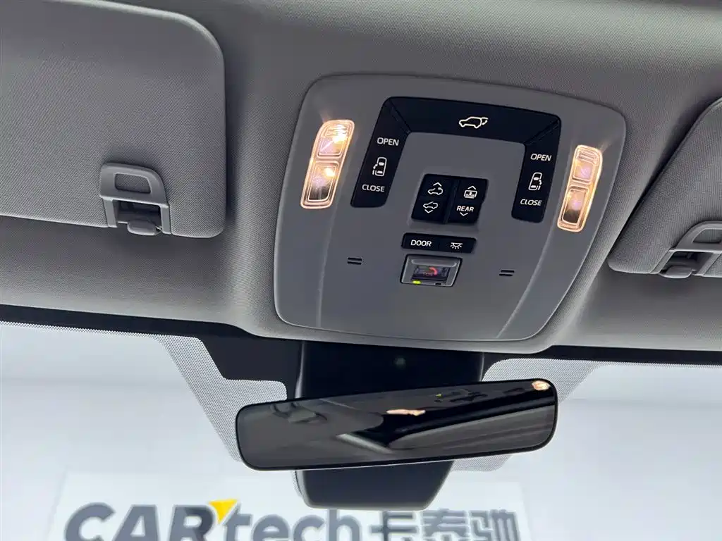 Toyota Granvia 2024 2.5L Hybrid Premium PLUS фото 24