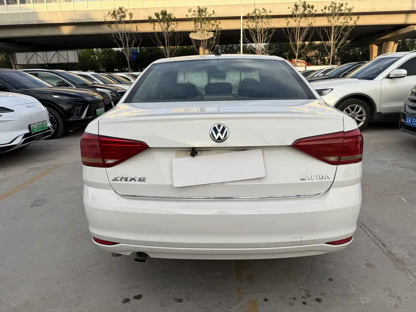 Volkswagen Lavida 2015 1.6L Manual Trend Edition фото 9