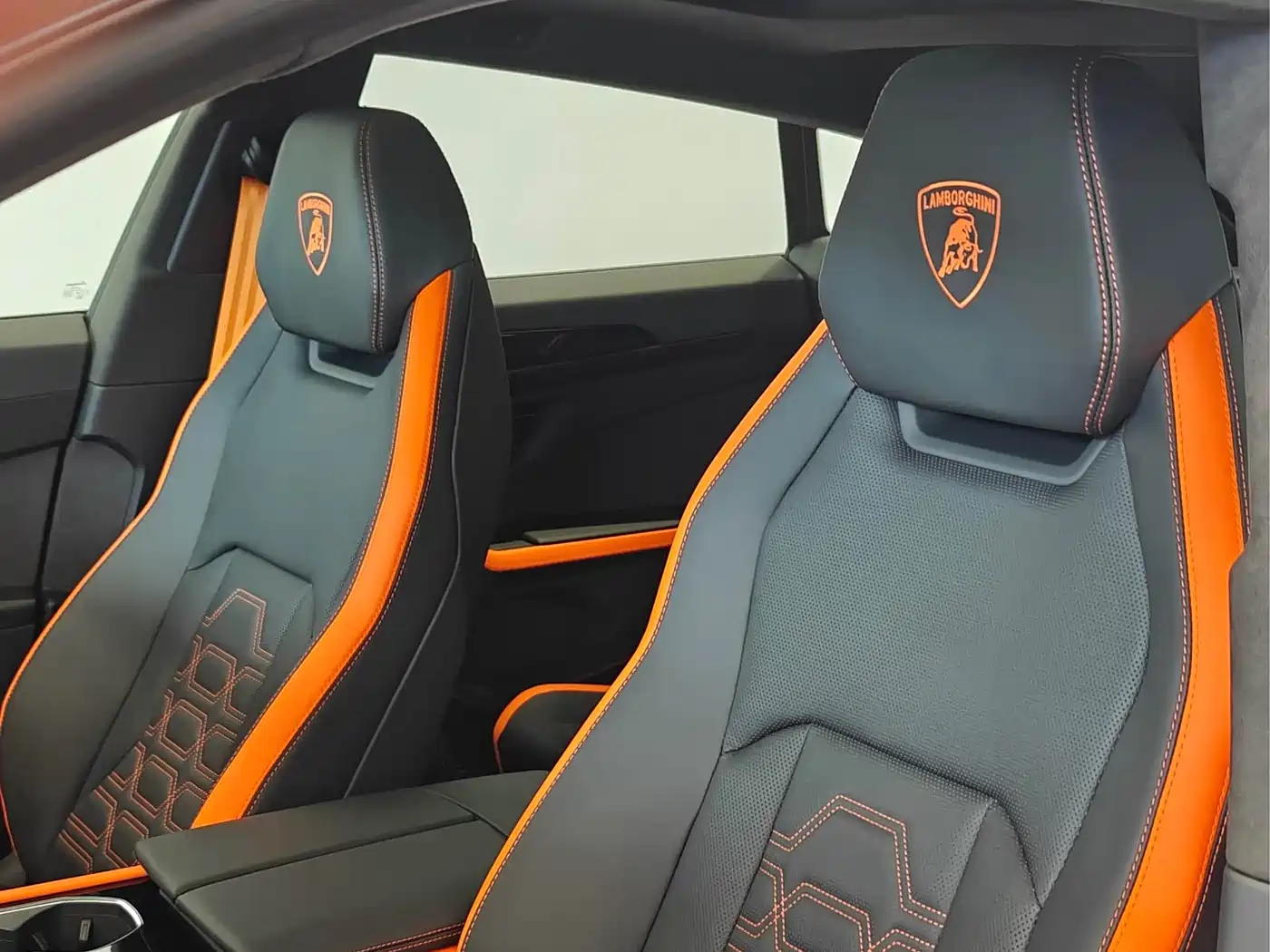 Lamborghini Urus SE 2025 4.0T Standard Edition фото 3