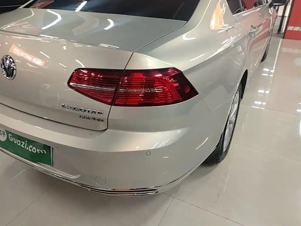 Volkswagen Magotan 2018 Facelift 330TSI DSG Luxury фото 8