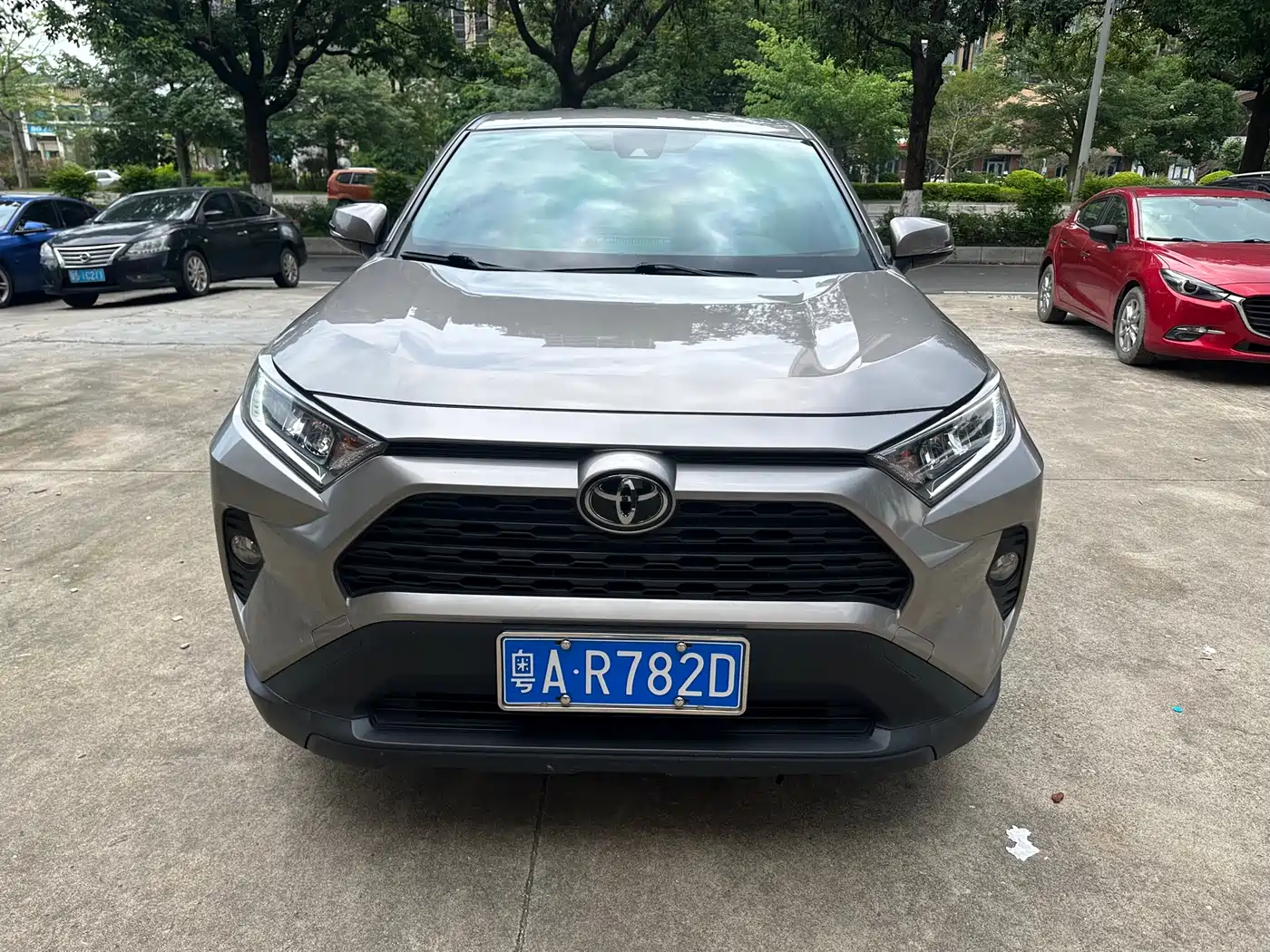 Toyota RAV4 Rongfang 2020 2.0L CVT 2WD Urban Edition фото 2