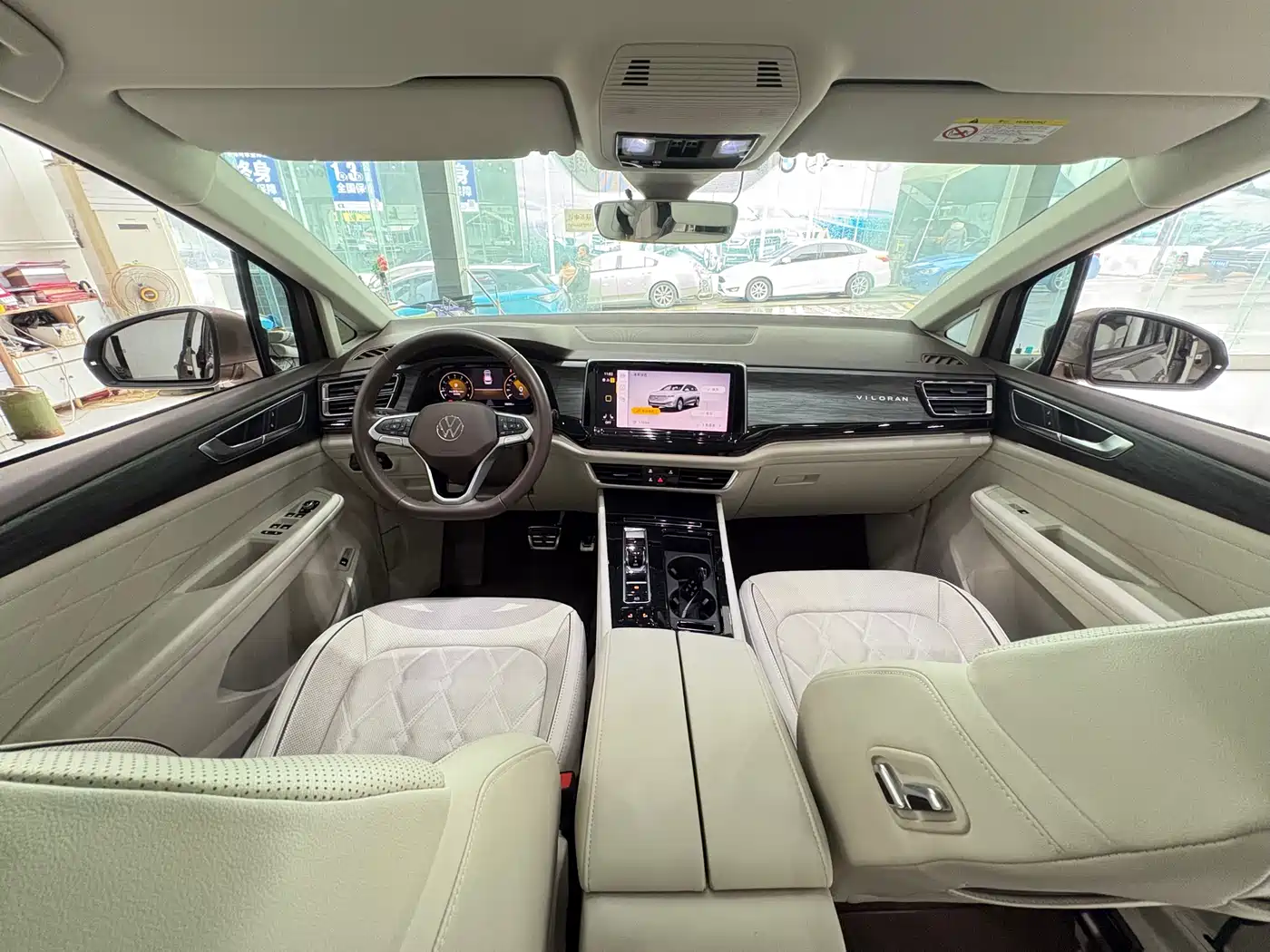 Volkswagen Viloran 2023 380TSI Premium Edition фото 10