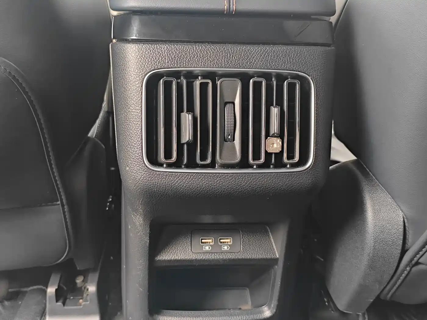 BYD Song PLUS PHEV 2021 DM-i 110KM Flagship PLUS фото 9