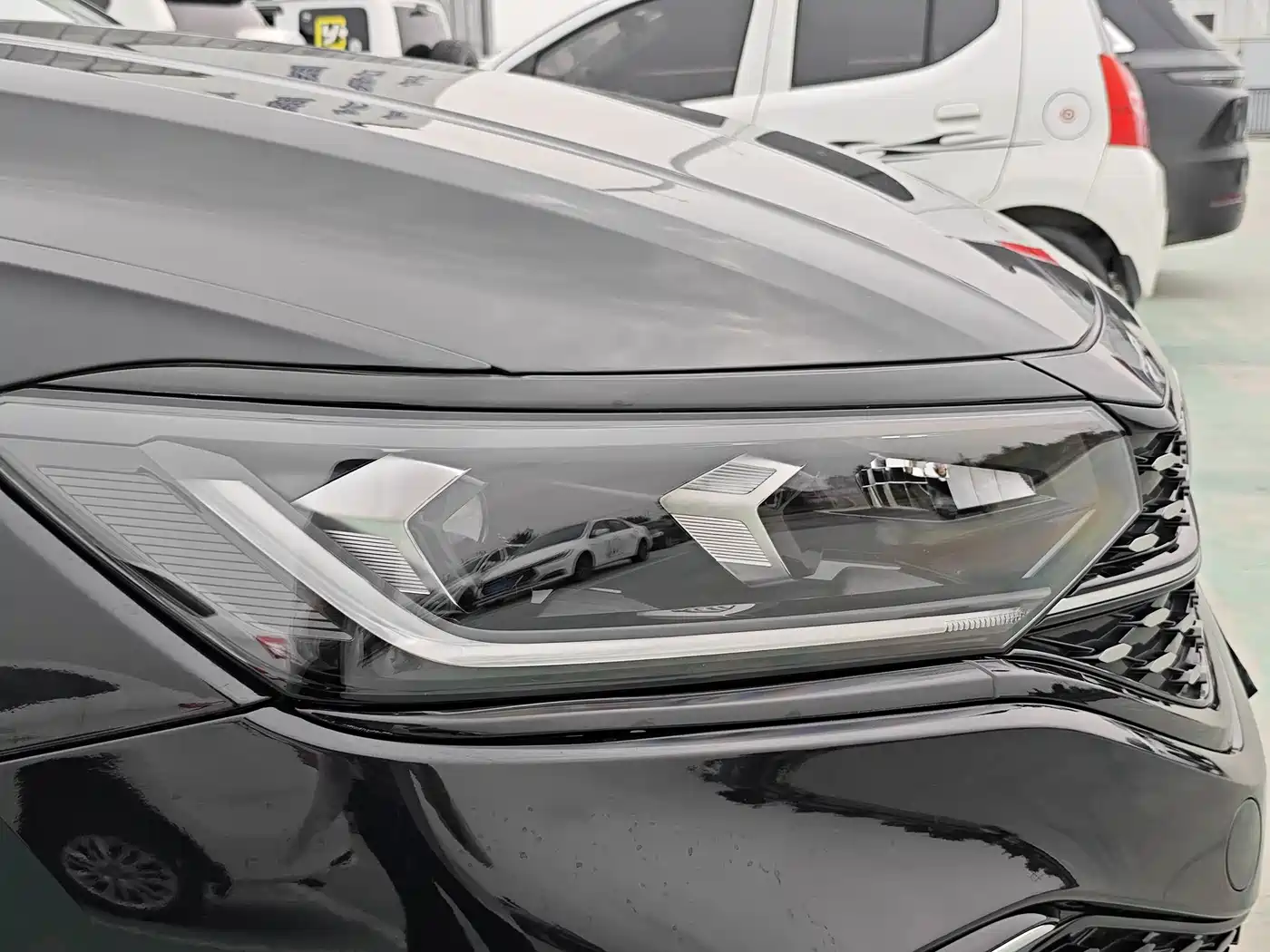 Volkswagen Passat 2023 330TSI Starlight Elite Edition фото 9