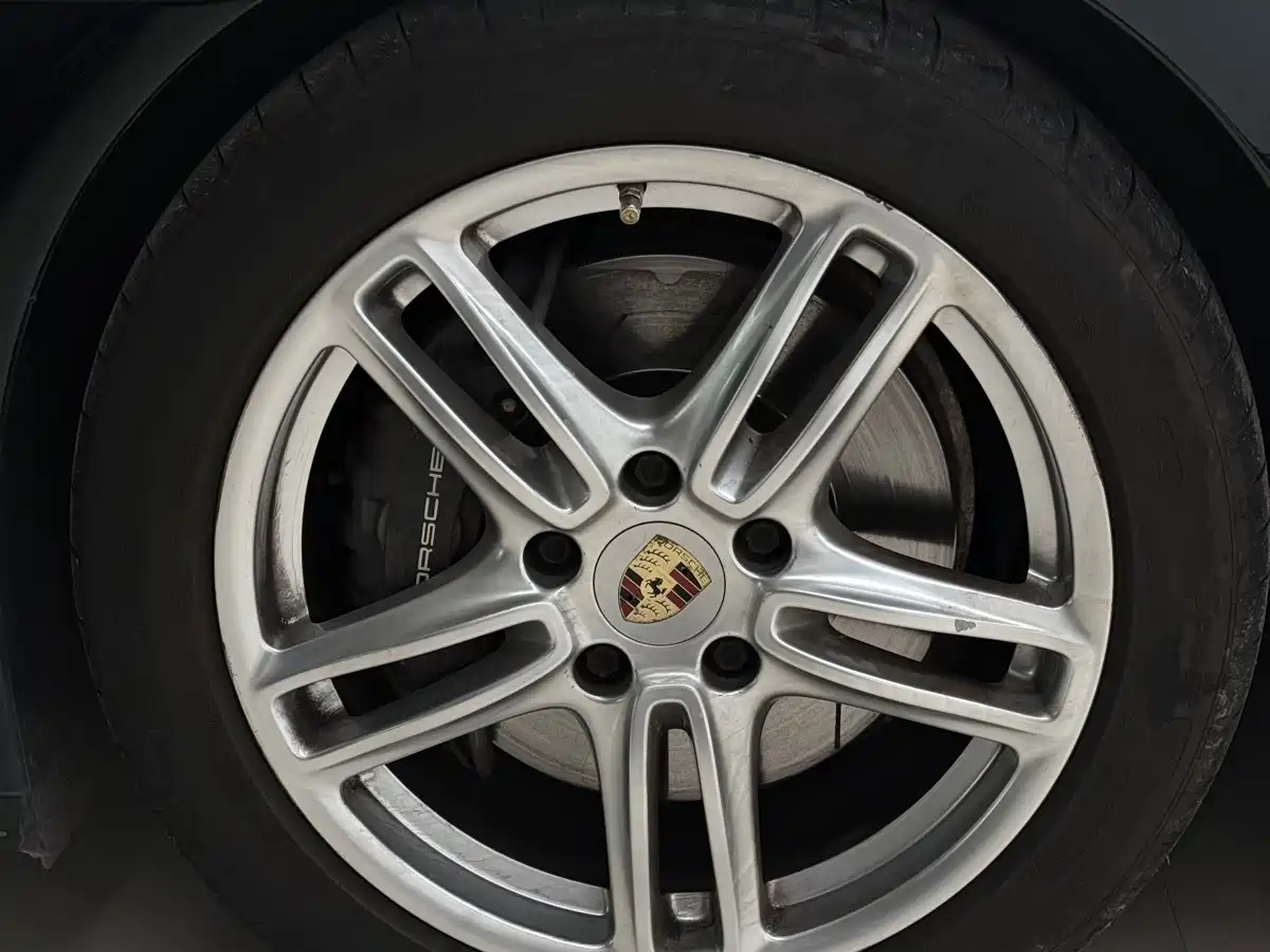Porsche Panamera 2010 Panamera 4 3.6L фото 9