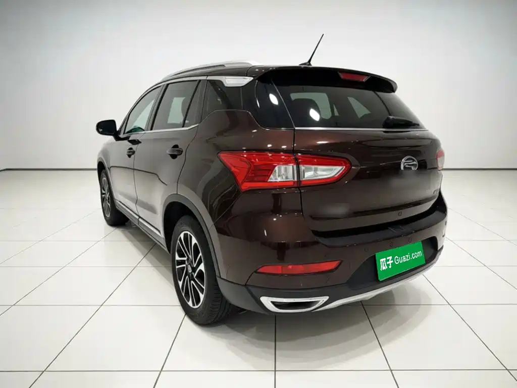 صورة 4 - GAC Trumpchi GS4