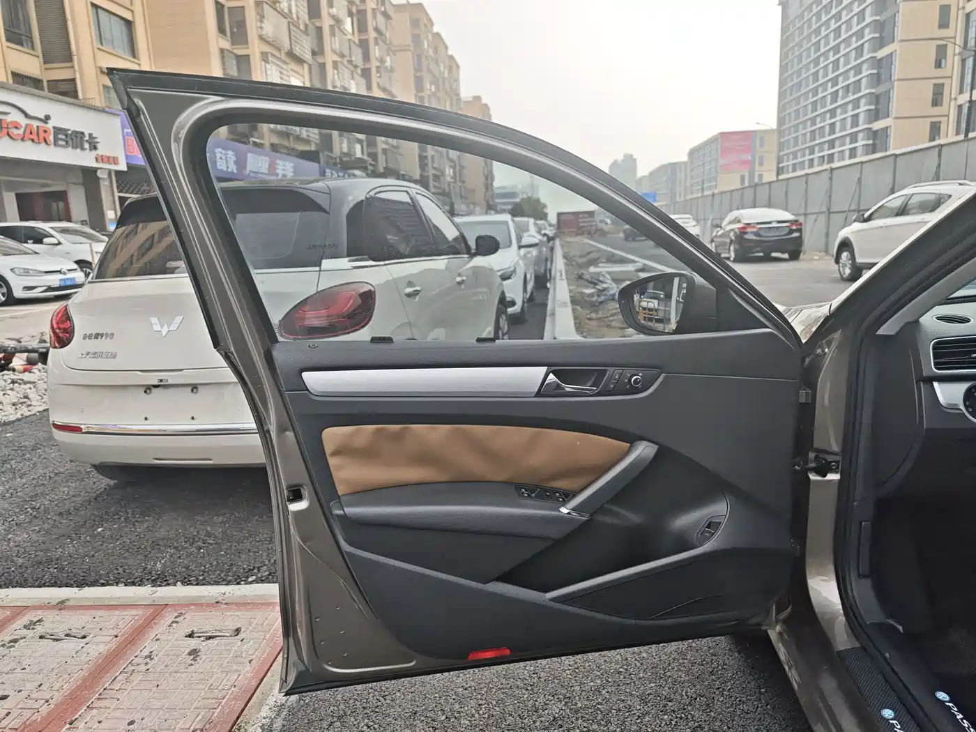Volkswagen Passat 2014 1.8TSI DSG Executive Edition фото 12