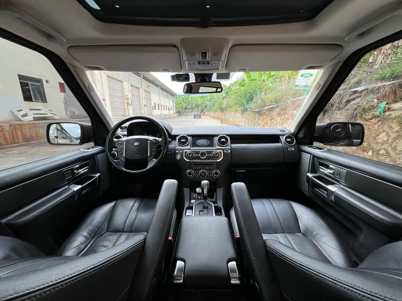 Land Rover Discovery 2011 3.0 SDV6 HSE Diesel фото 5