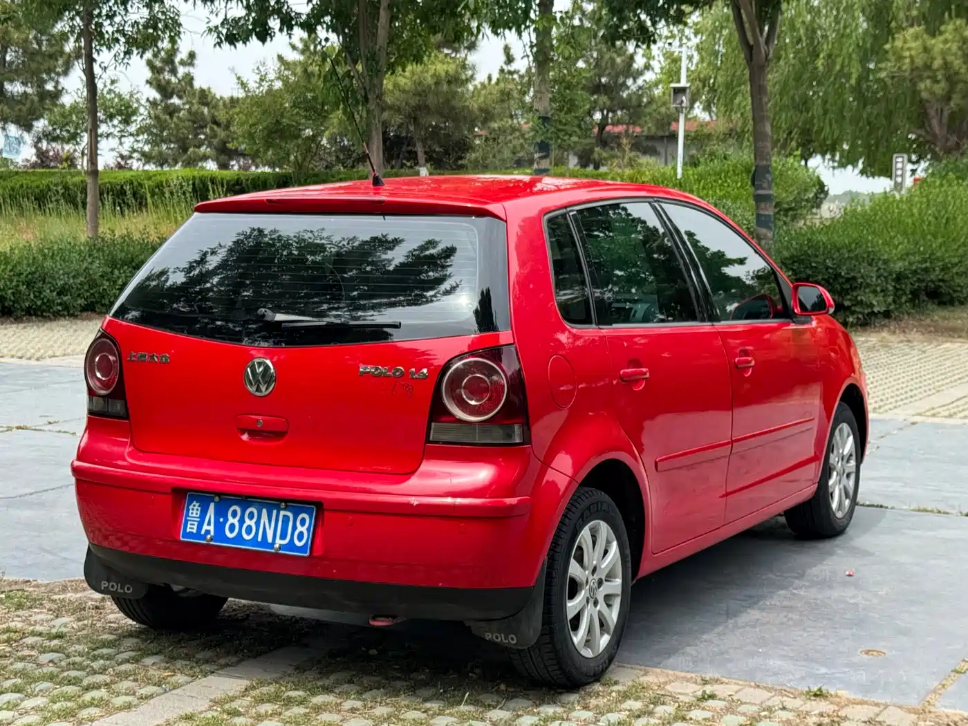 Volkswagen Polo 2011 1.4L Automatic Cool Edition фото 13