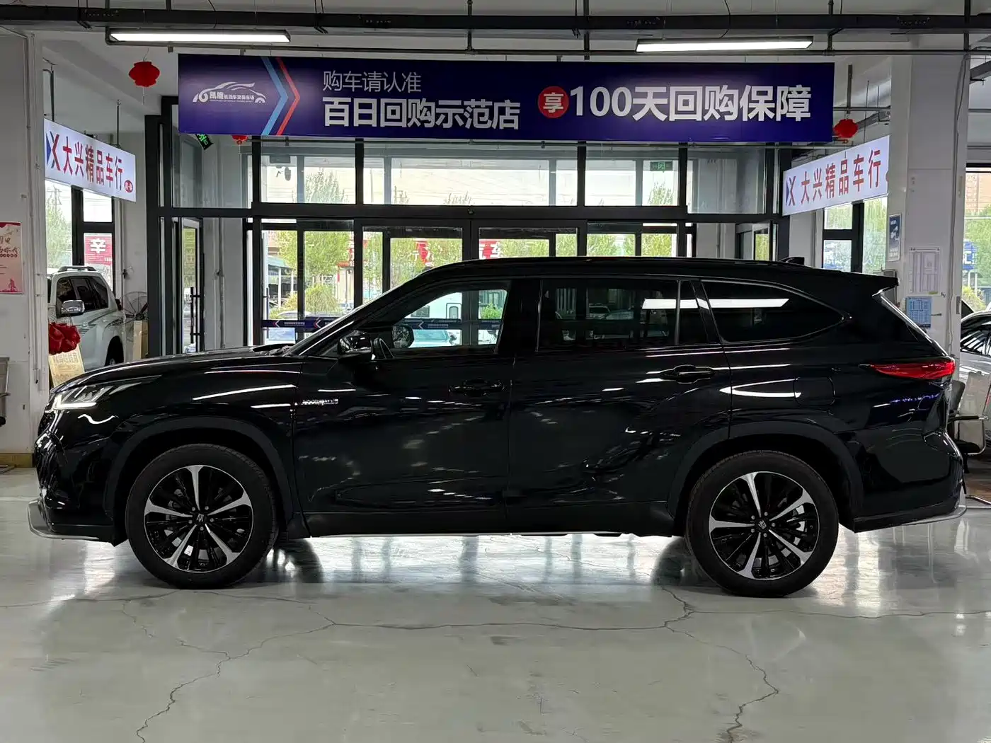 Toyota Crown Kluger 2022 2.5L HEV 4WD Luxury Edition фото 7
