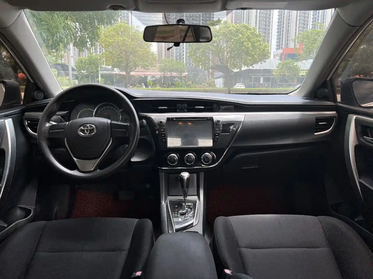 Toyota Corolla 2014 1.6L CVT GL фото 8