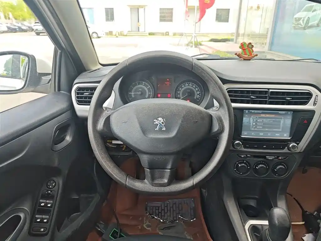 Peugeot 301 2014 1.6L Manual Comfort Edition фото 11