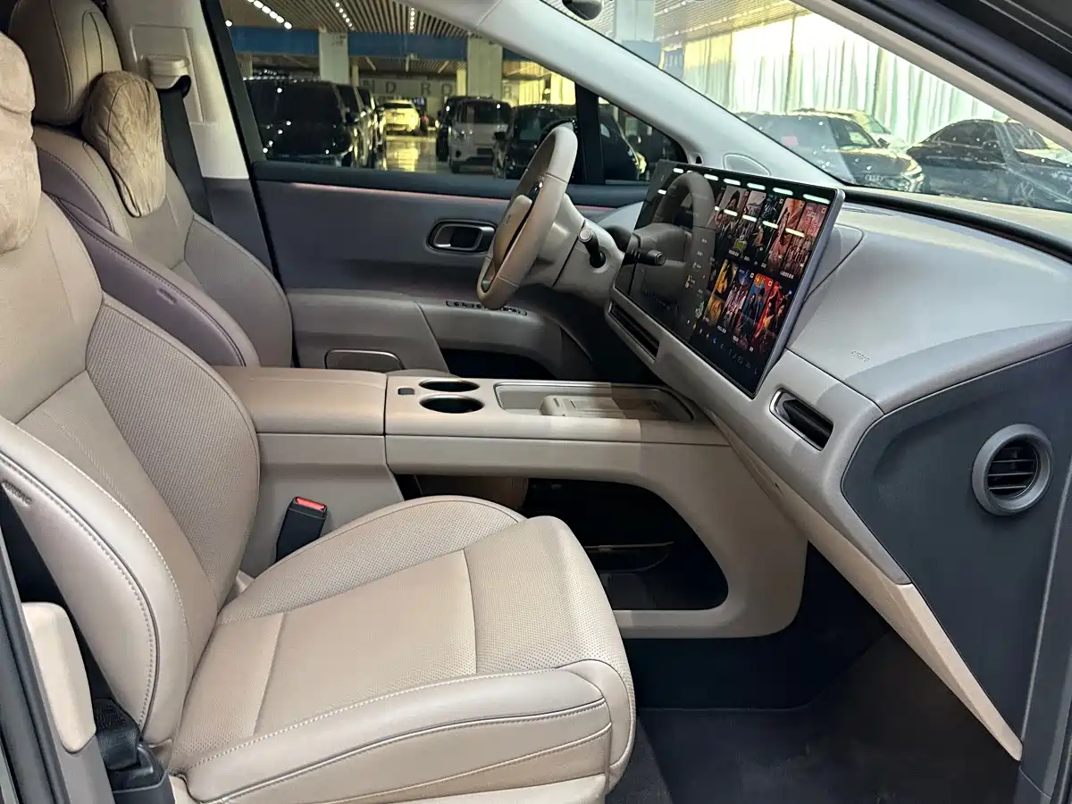 Li Auto Li i8 2026 2025 Standard Edition