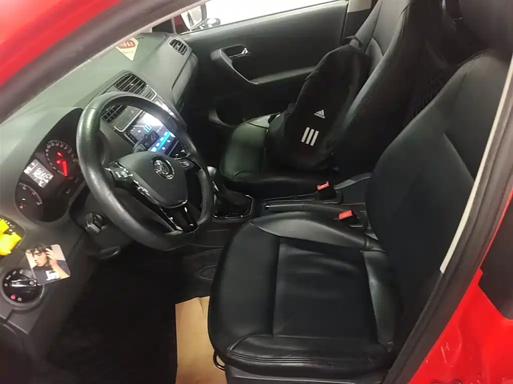 Volkswagen Polo 2016 1.4L Automatic Trend фото 19