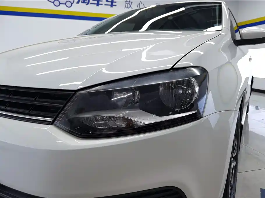 Volkswagen Polo 2016 1.4L Manual Trend фото 5