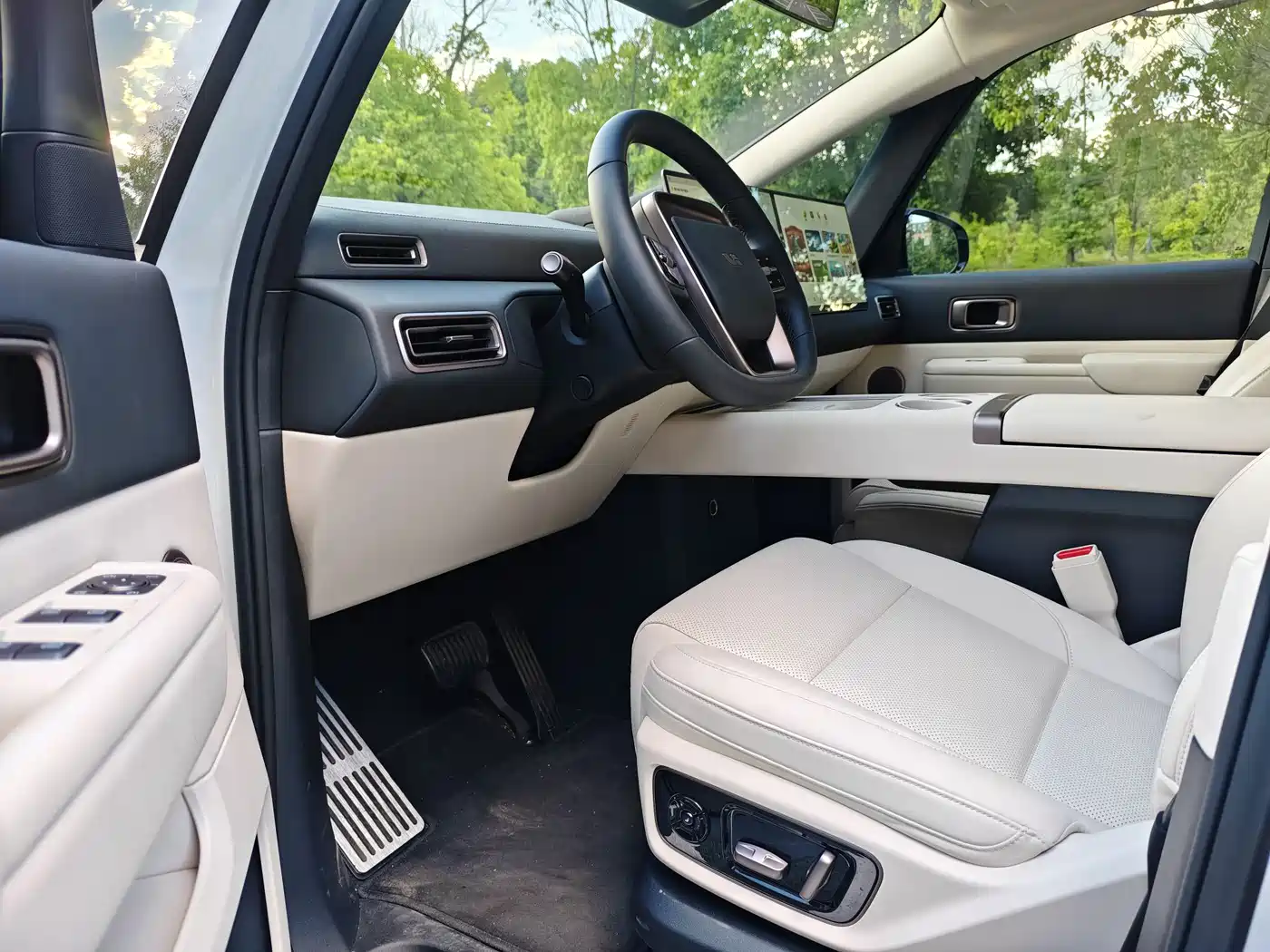 Li Auto MEGA 2025 Ultra Smart Renewal Edition фото 7