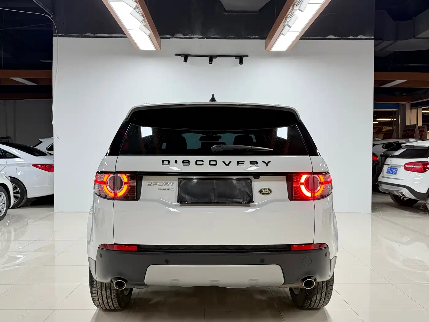 Land Rover Discovery Sport 2018 240PS HSE Edition фото 4