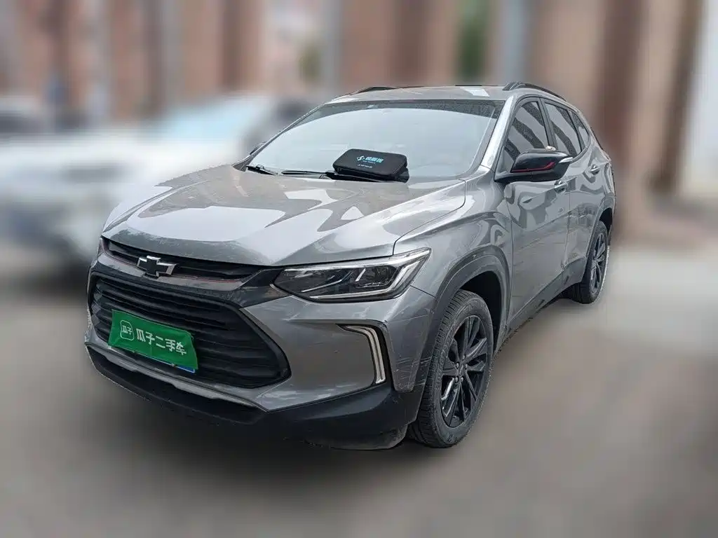 Photo 2 - Chevrolet Trax