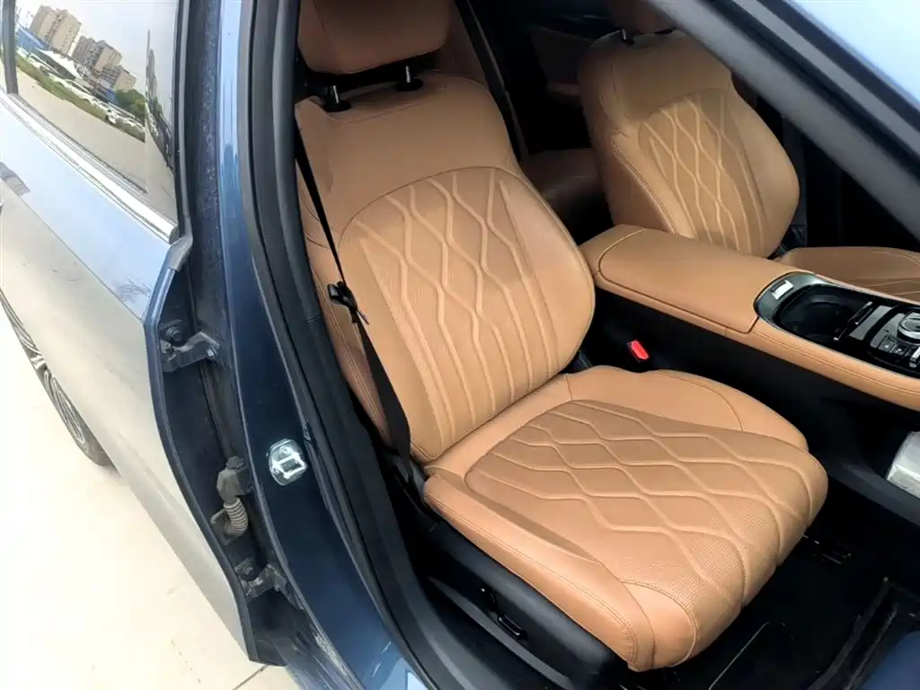 Geely Galaxy Galaxy A7 2025 EM-i фото 25