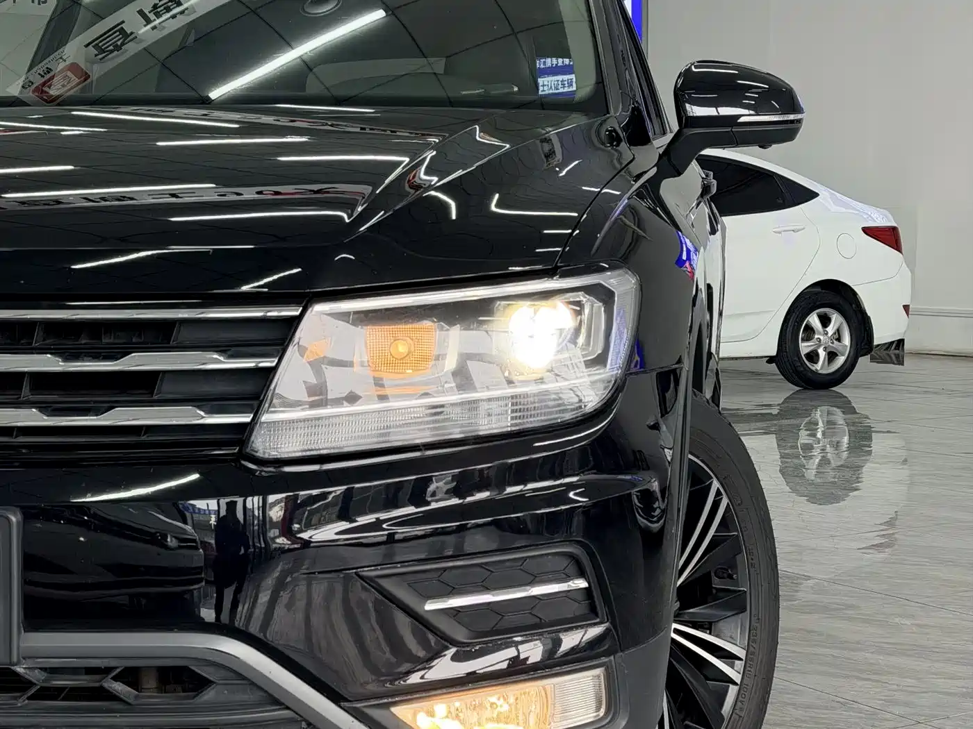 Volkswagen Tiguan L 2019 330TSI Automatic 2WD Panorama Comfort Edition China VI фото 3