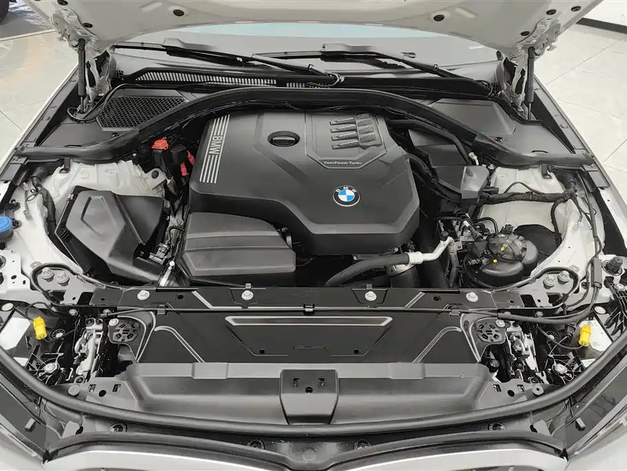 BMW 3 Series 2024 325Li M Sport Package фото 10