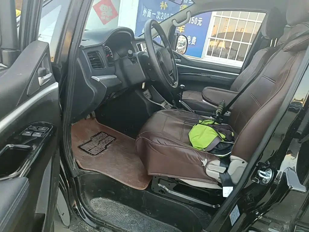 Dongfeng Fengxing Lingzhi 2025 2023 M5 1.6L Utility 5-Seater