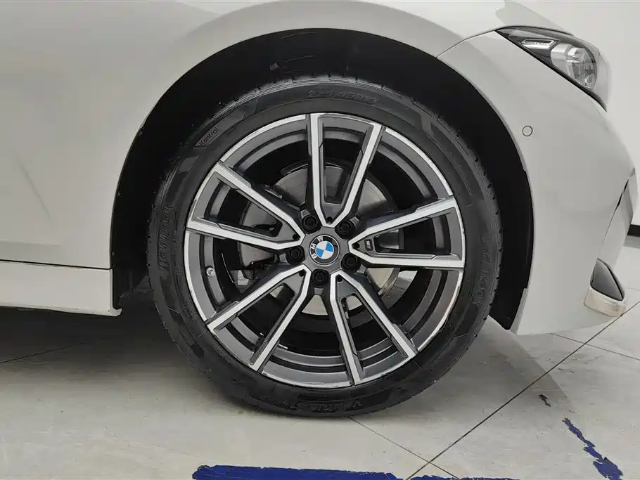 BMW 3 Series 2024 325Li M Sport Package фото 6