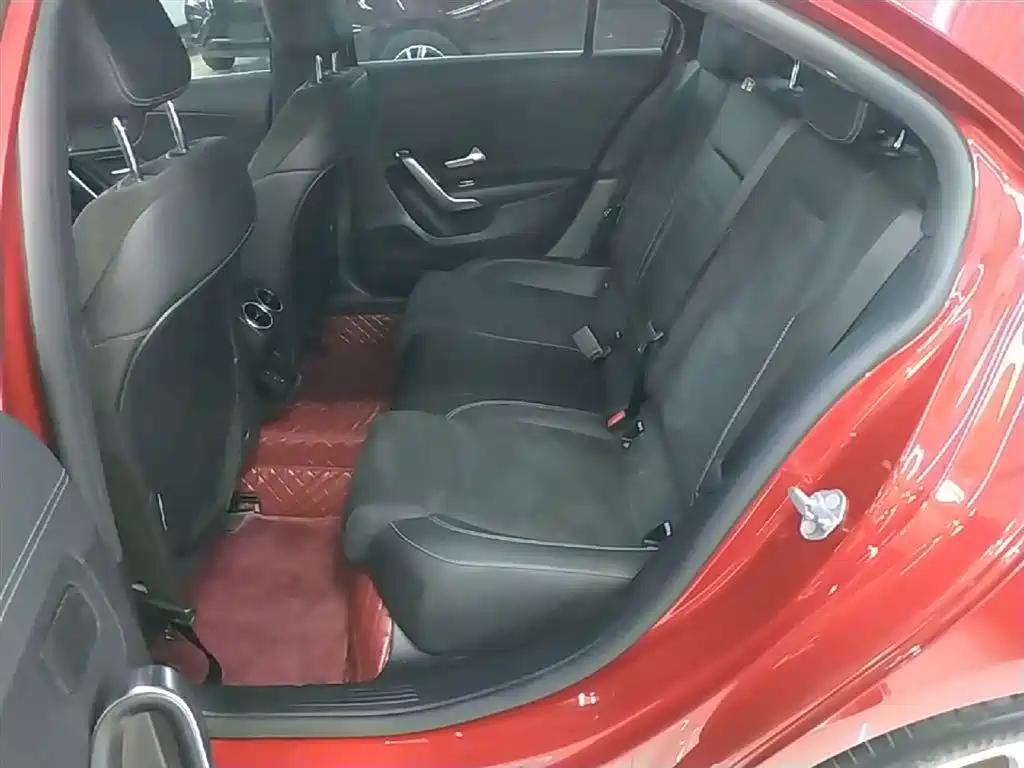 Mercedes-Benz A-Class 2019 A 200 L Sport Sedan фото 17
