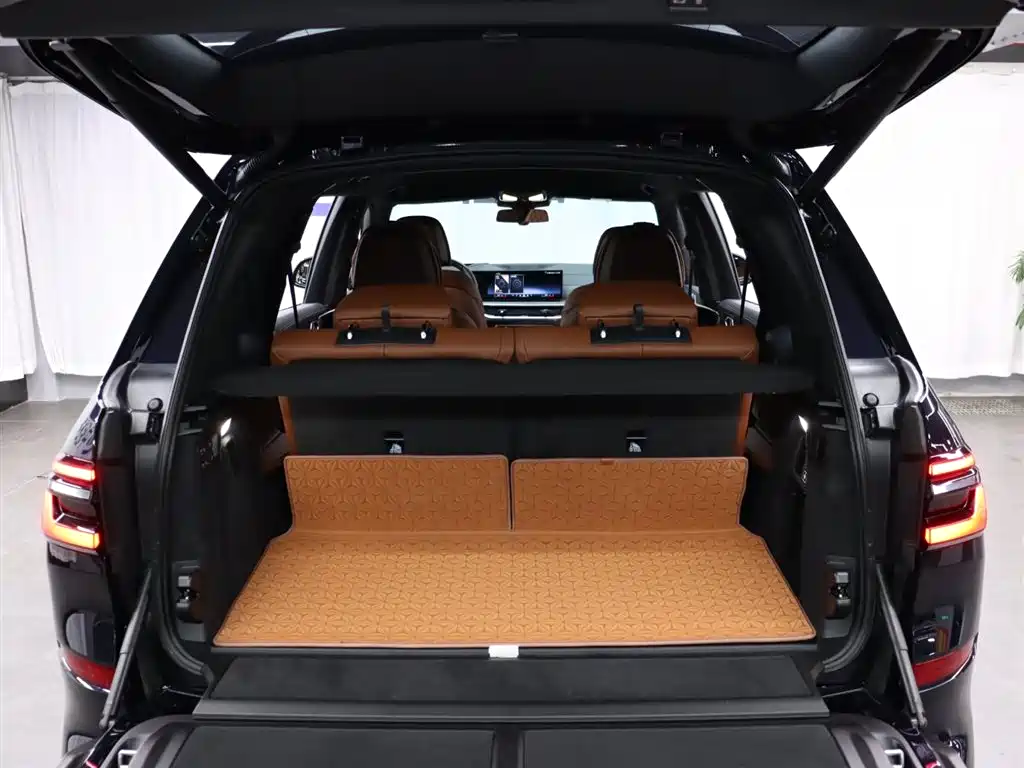 BMW X7 2023 xDrive40i Exclusive M Sport Package фото 25