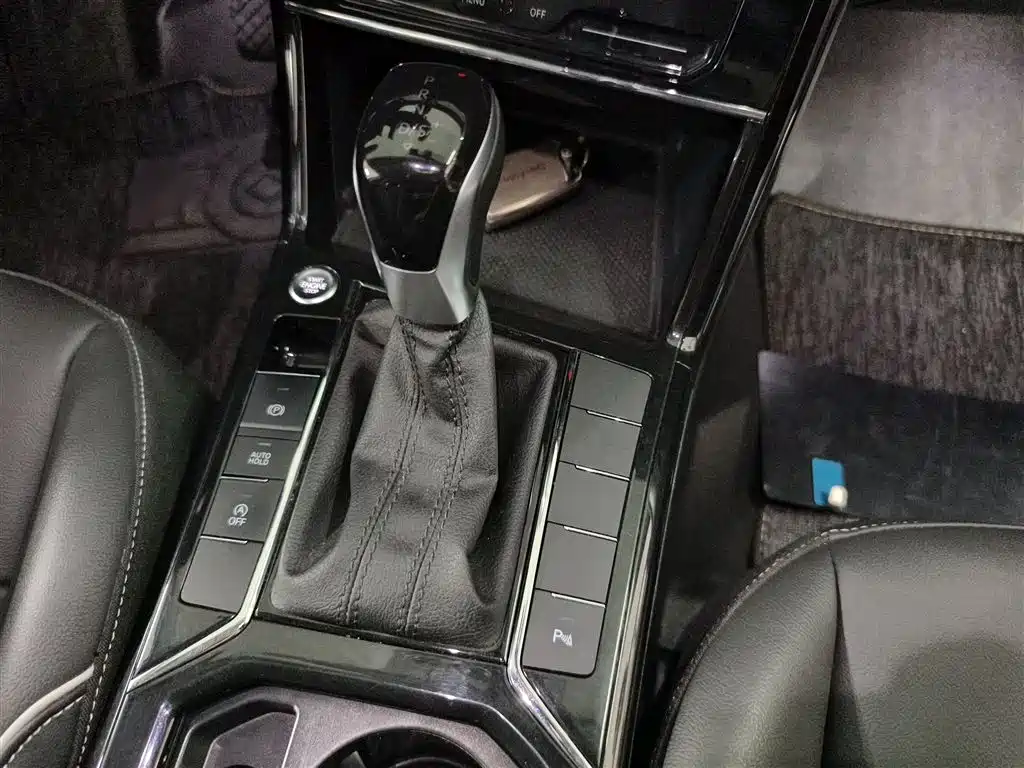 Volkswagen Passat 2022 330TSI Elite Edition фото 9