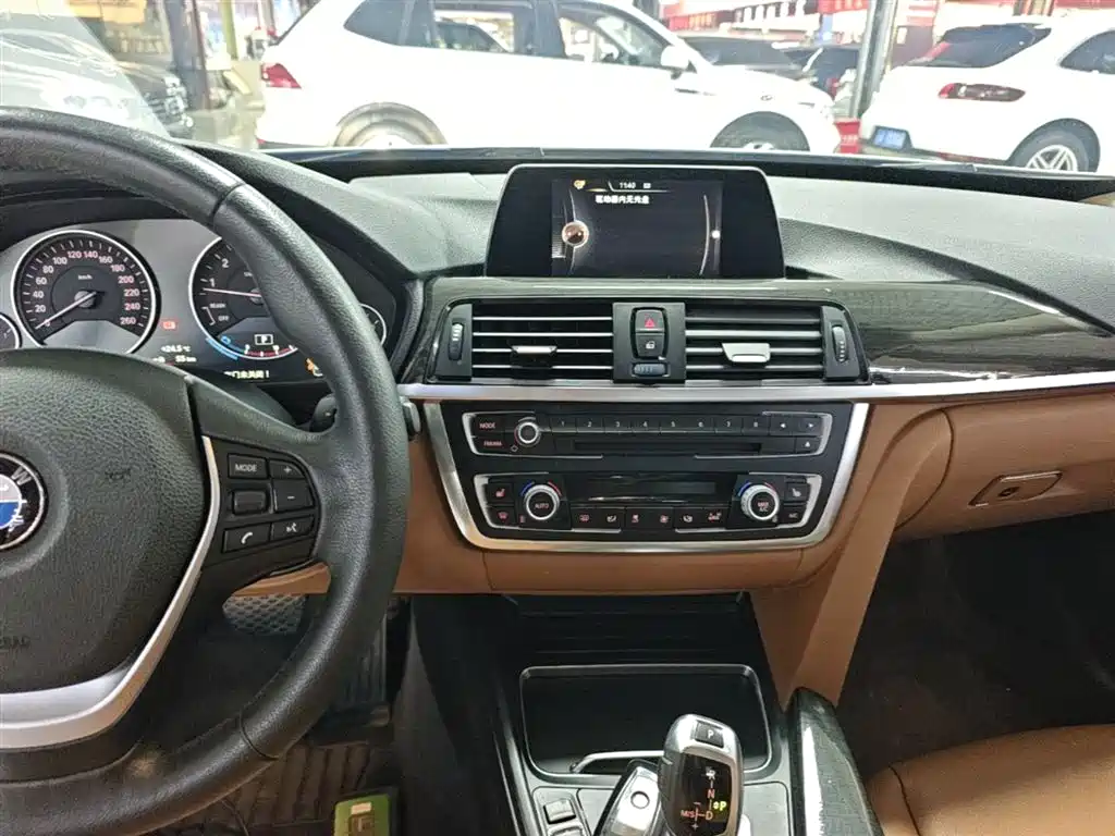BMW 3 Series GT 2016 320i Design Package фото 13