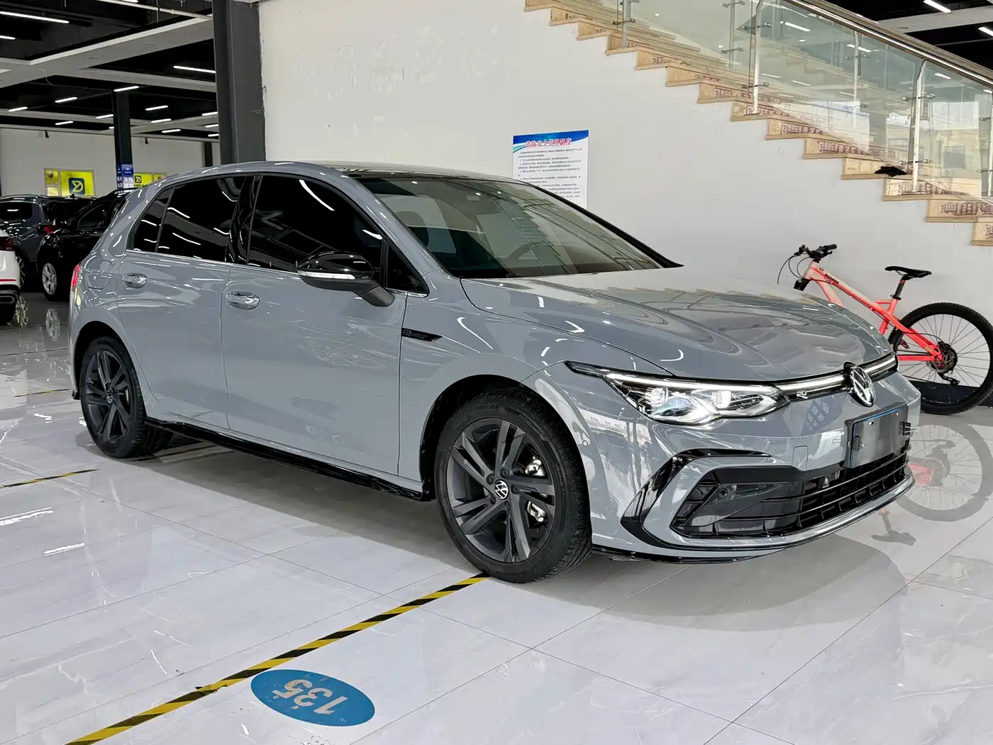 Volkswagen Golf 2023 Facelift 280TSI DSG R-Line Lite фото 3