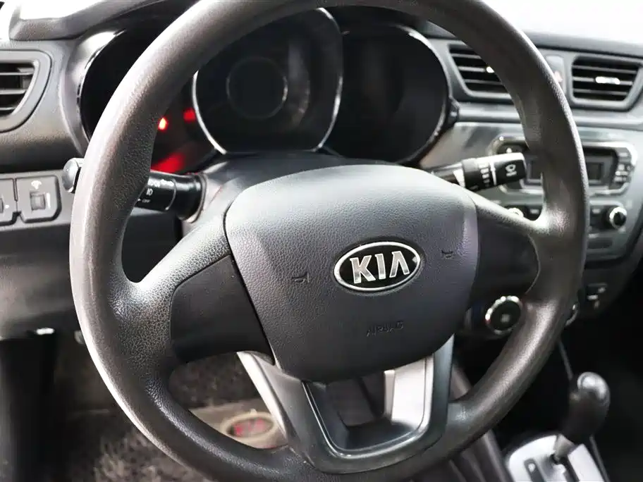 Kia K2 2012 Sedan 1.4L AT GLS Commemorative Edition фото 11