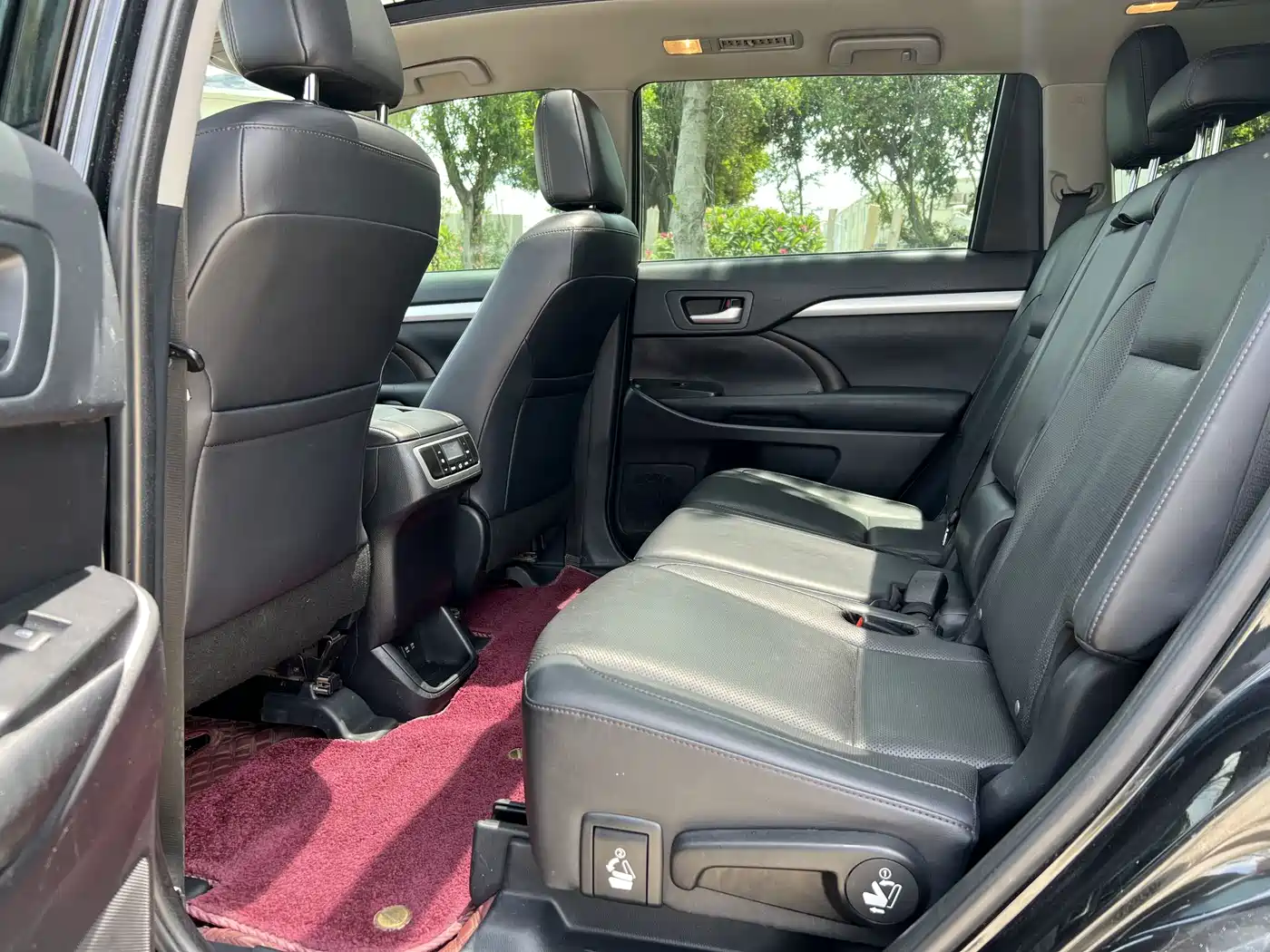 Фото 10 - Toyota Highlander