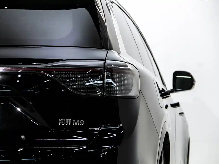 AITO Wenjie AITO M9 2024 Extended Range Ultra 42kWh 6-Seater фото 11