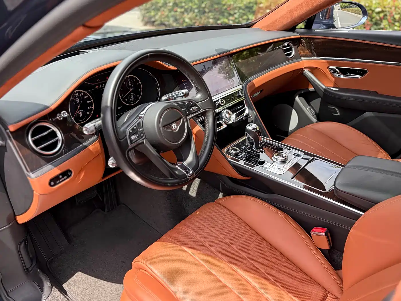 Bentley Flying Spur 2021 4.0T V8 Standard Version фото 5