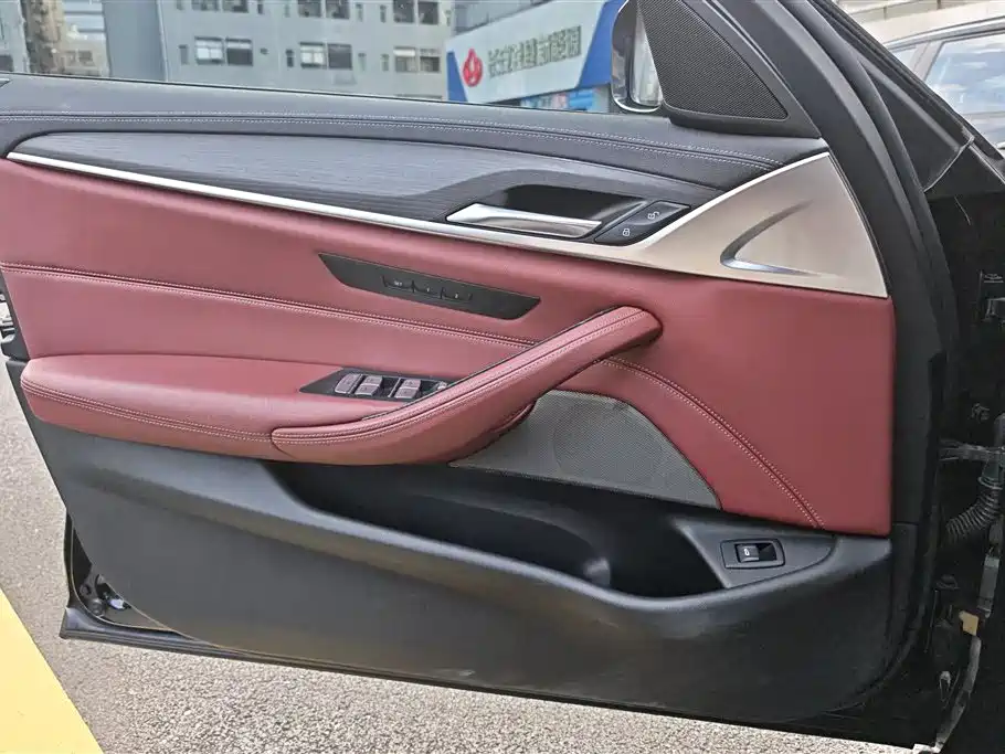 BMW 5 Series 2022 Facelift 530Li Leading M Sport Package фото 7