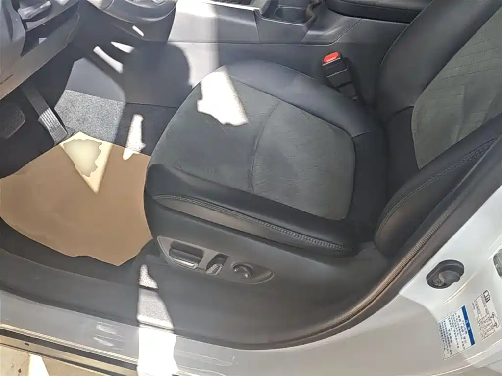 Toyota RAV4 Rongfang 2022 2.0L CVT 4WD Trend Plus Edition фото 11