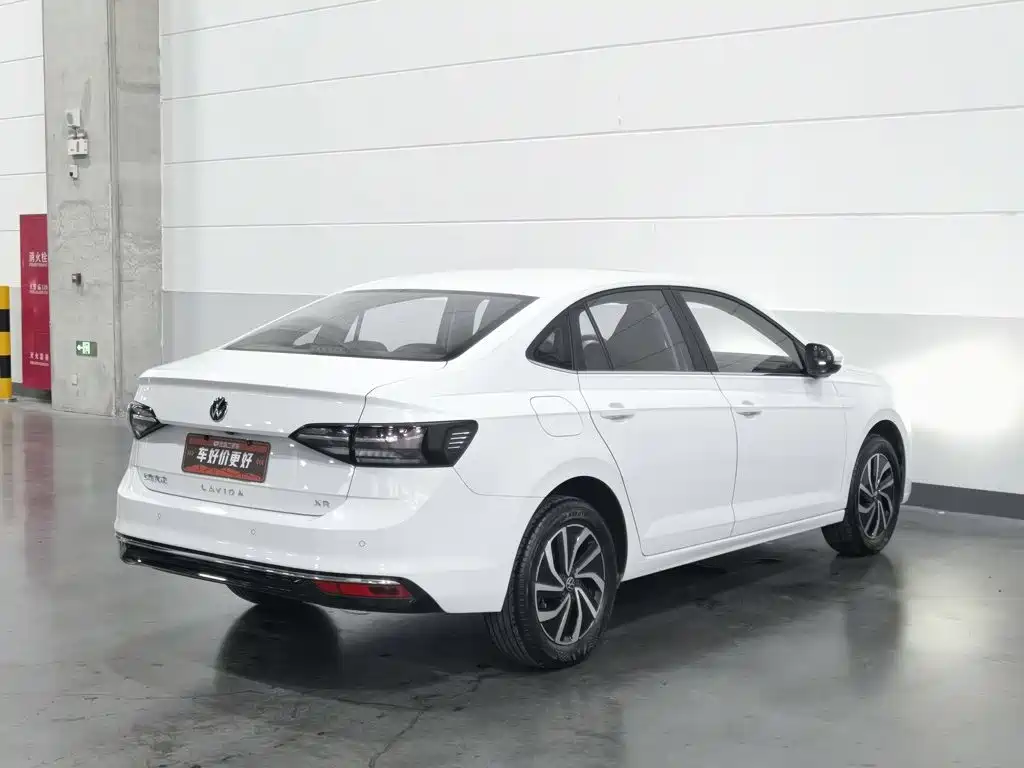 Фото 2 - Volkswagen Lavida