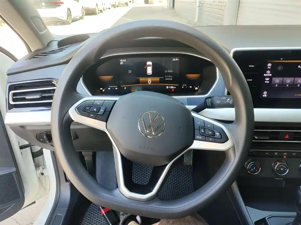 Volkswagen Lavida 2024 Model 1.5L Automatic Delight Edition фото 11