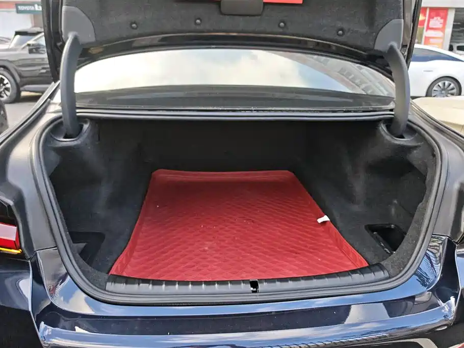 BMW 5 Series 2022 Facelift 530Li Leading M Sport Package фото 4