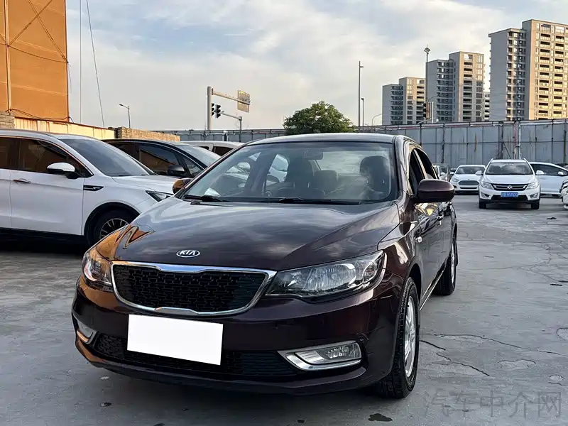 Kia Forte 2014 1.6L MT GL