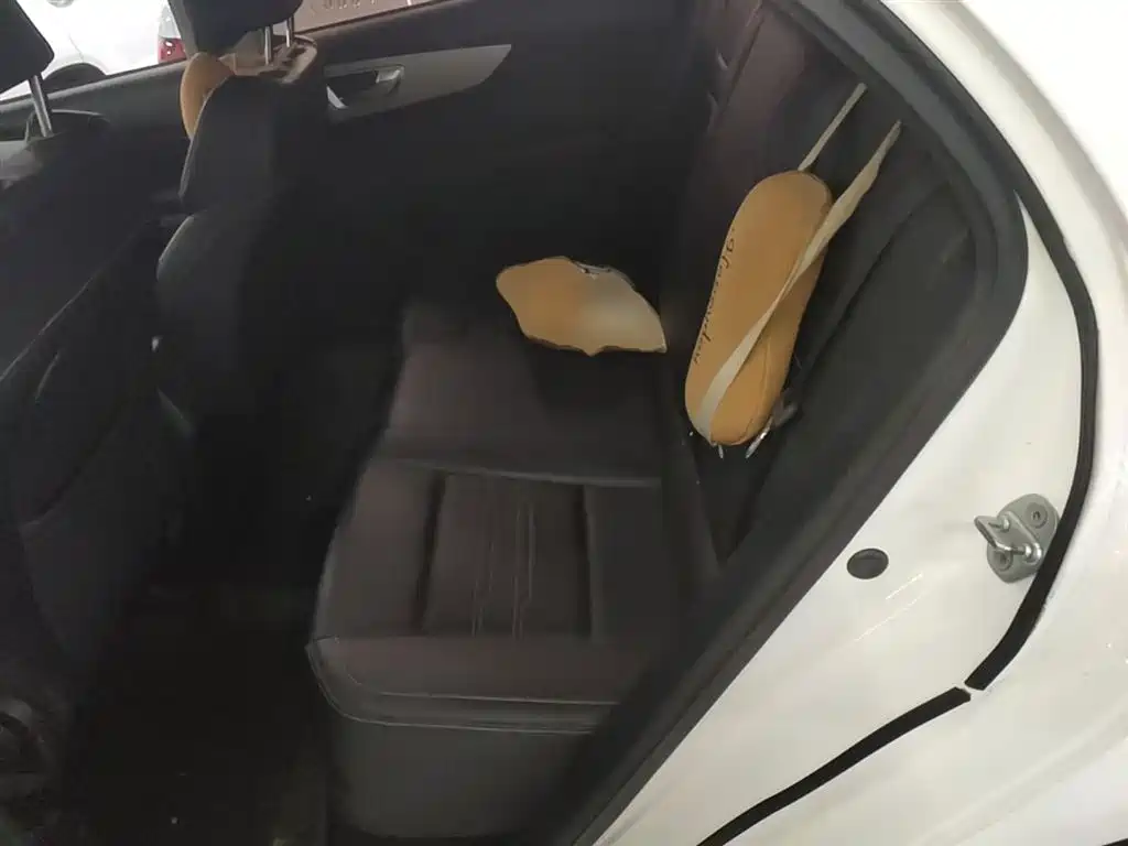 BYD Qin 2019 1.5L Automatic Luxury Edition фото 17