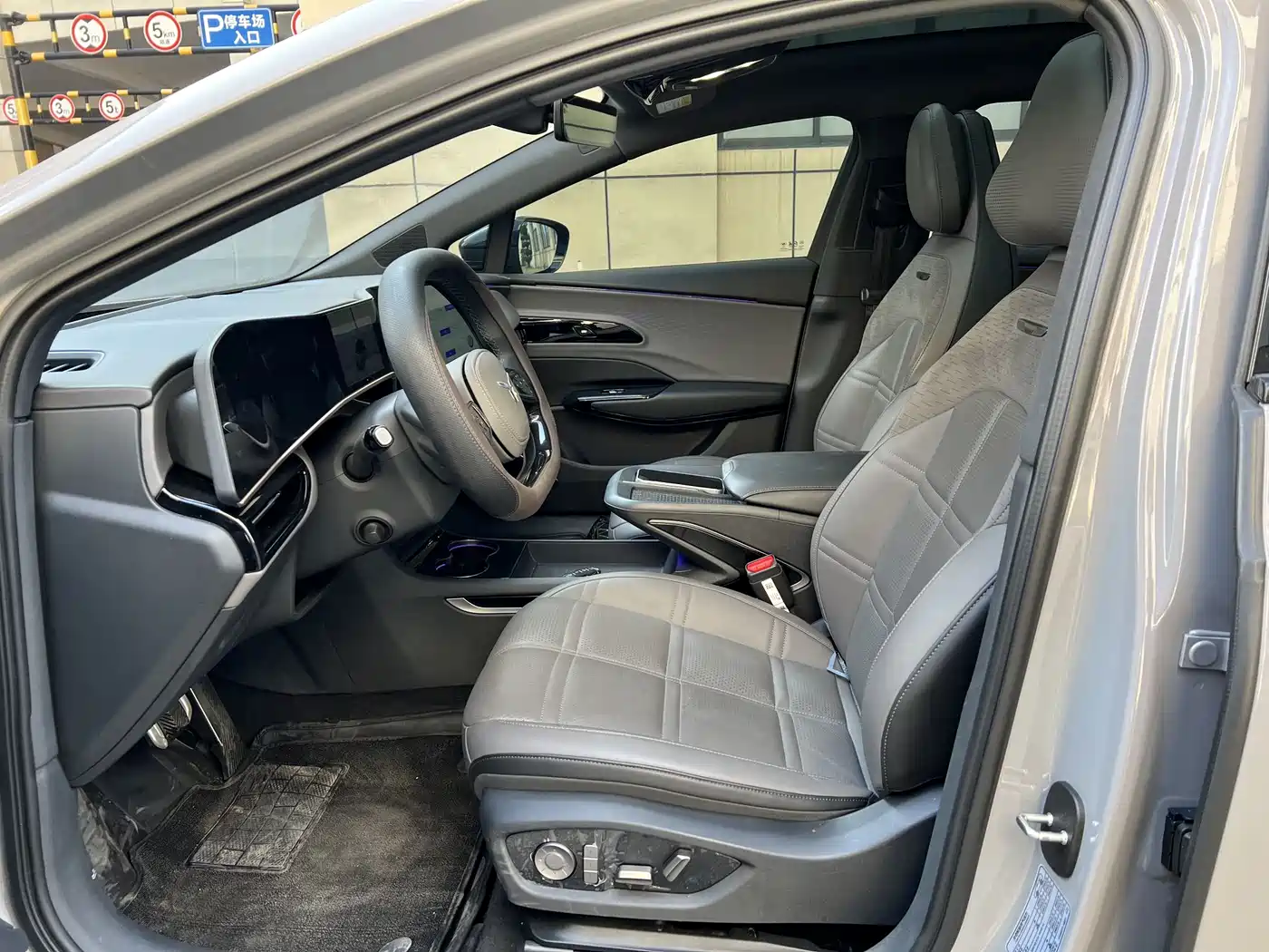 Hongqi EH7 2024 Model 760 Pro+ AWD фото 13