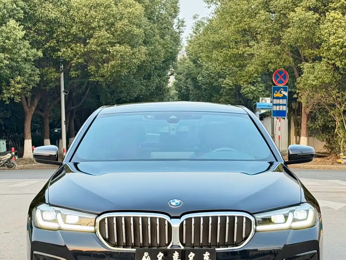 BMW 5 Series 2022 525Li M Sport Package фото 2