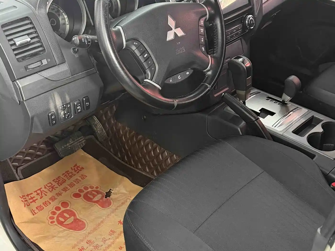 Mitsubishi Pajero (Import) 2020 3.0L Automatic Standard Edition фото 3